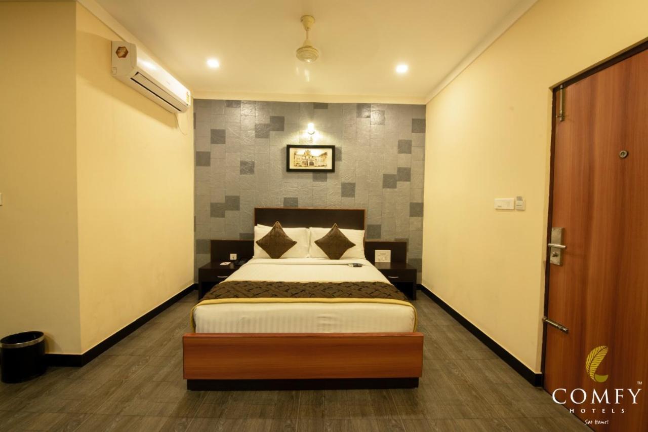 Comfy Luxury Hotel Bangalore Extérieur photo